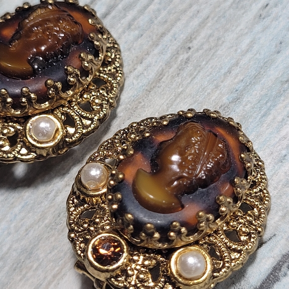 Vintage West Germany Cameo Necklace and Earrings Set. - Picture 13 of 16